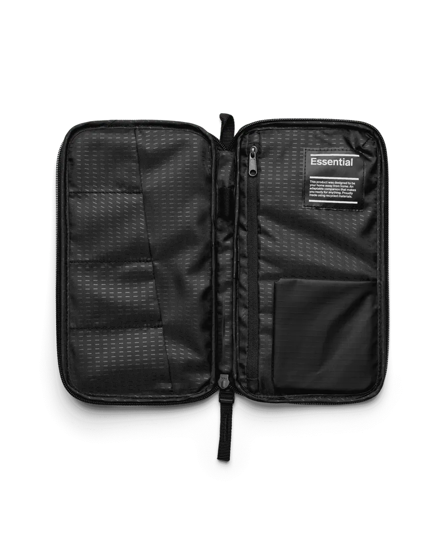 DB JOURNEY Essential Passport Cover - Nero Out