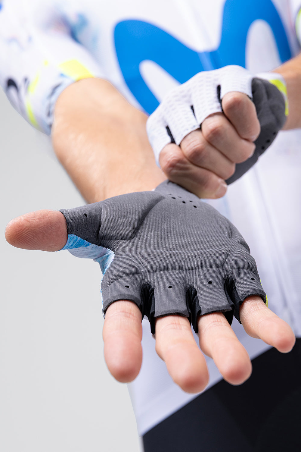 GOBIK CORTOS VIPER UNISEX GLOVES - MOVISTAR TEAM 26