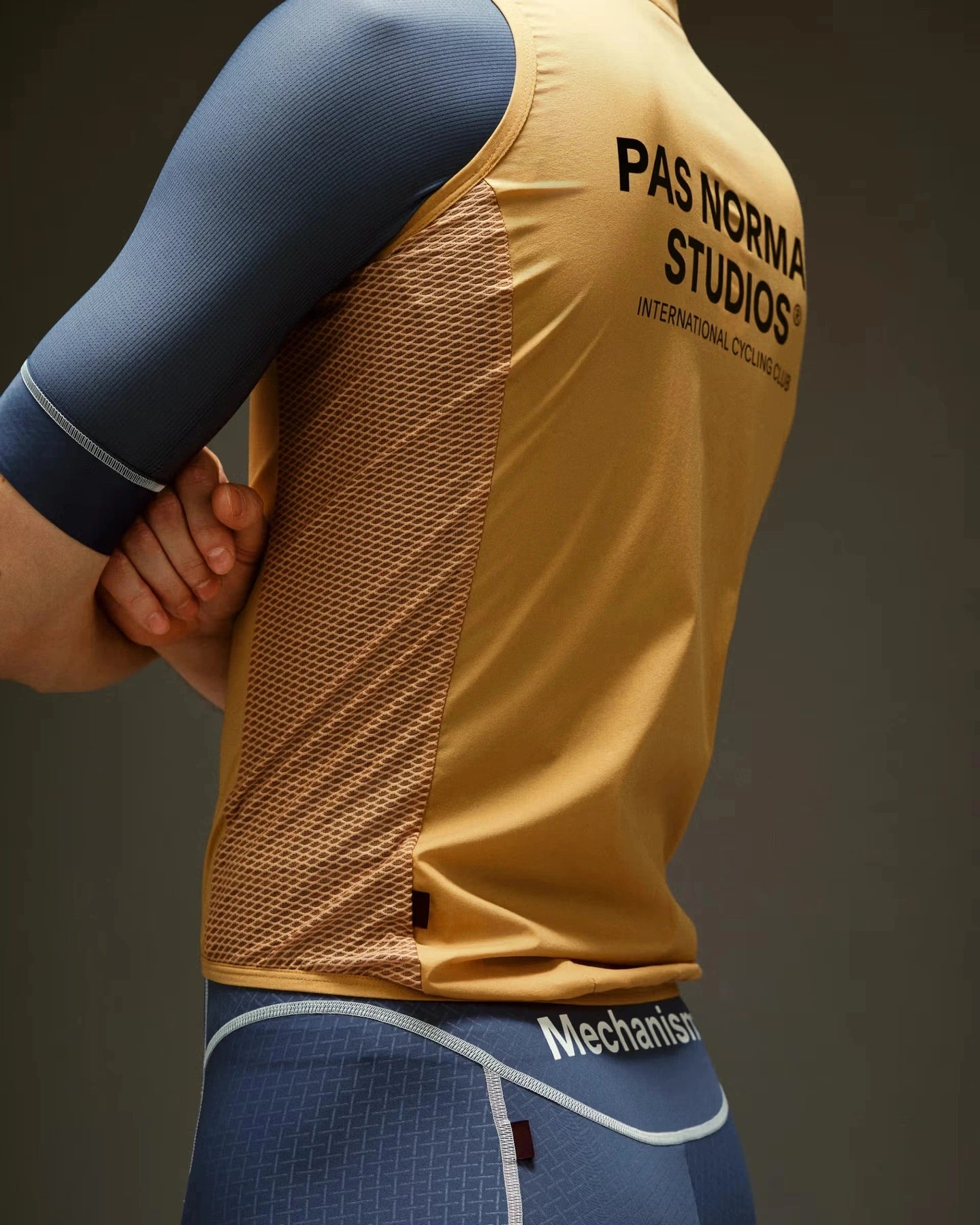 PAS NORMAL STUDIOS Mechanism Stow Away Gilet - Camel