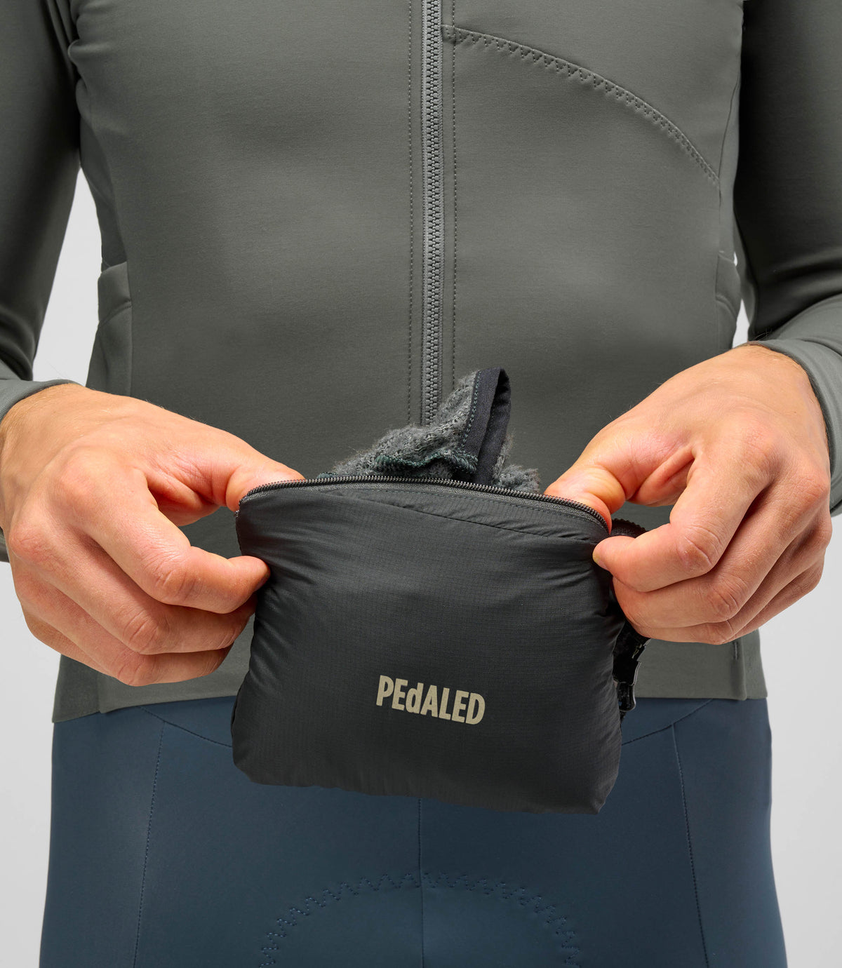 PEDALED ODYSSEY THERMAL LIGHT ALPHA VEST - FOREST GREEN