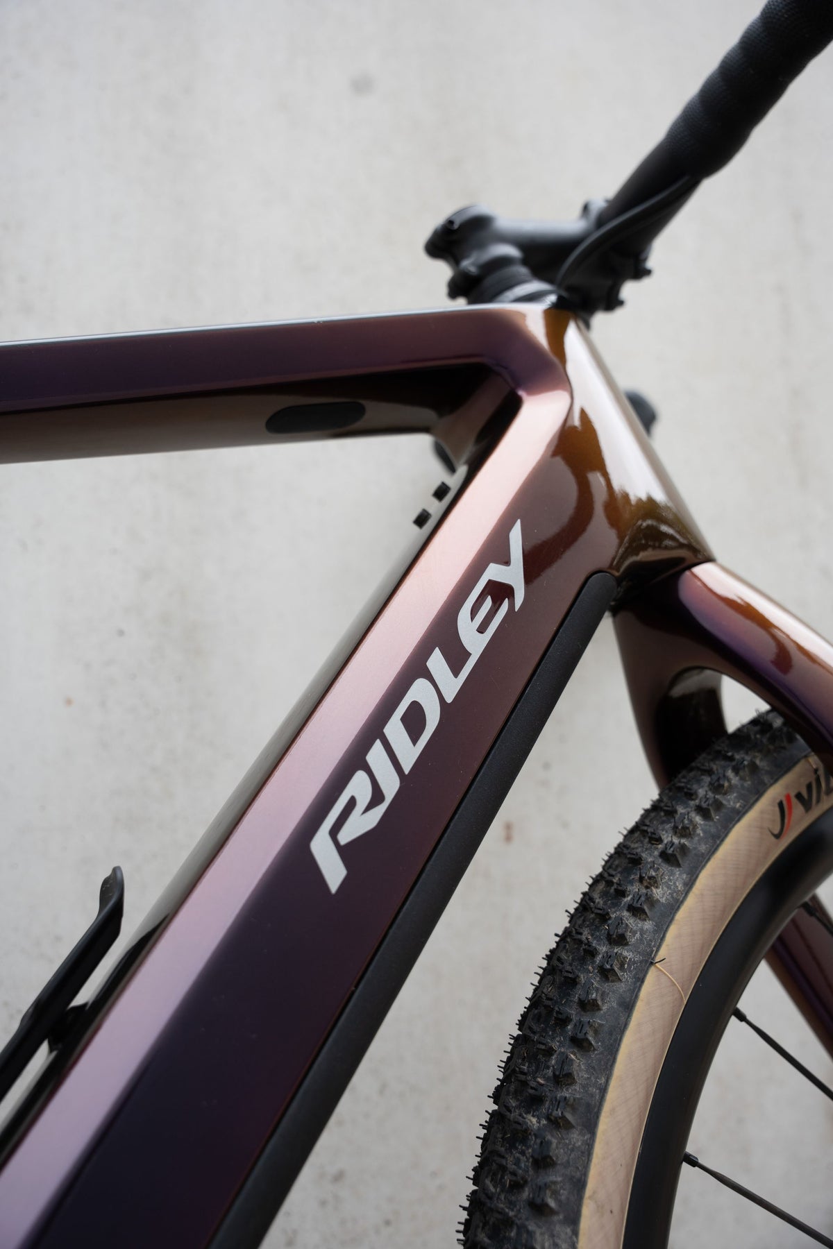 RIDLEY E-Kanzo Adventure Gravel EBike - Purple Chameleon/Black SBIEACRID014