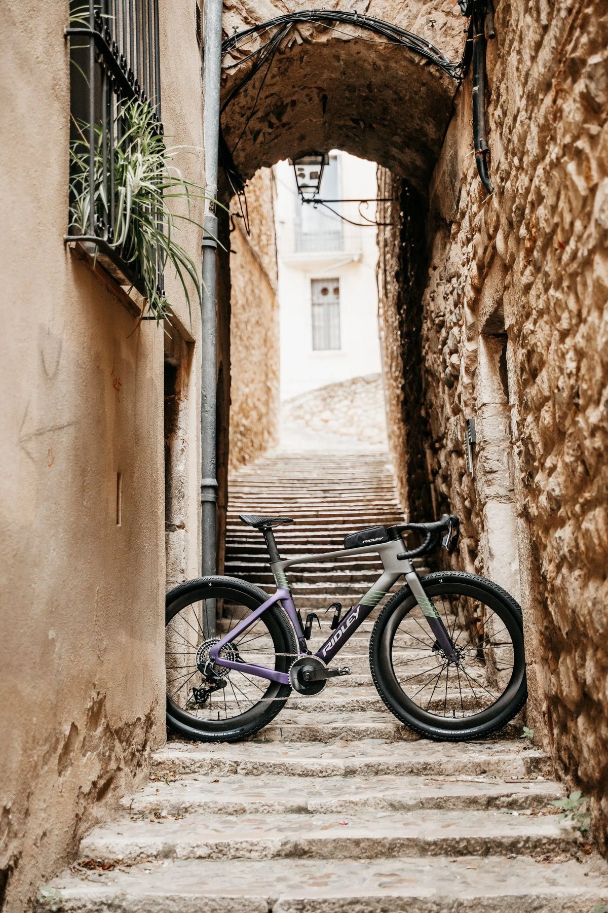 RIDLEY Kanzo Fast 2.0 Gravel Bike - Dark Violet/Green SBIKF2RID019