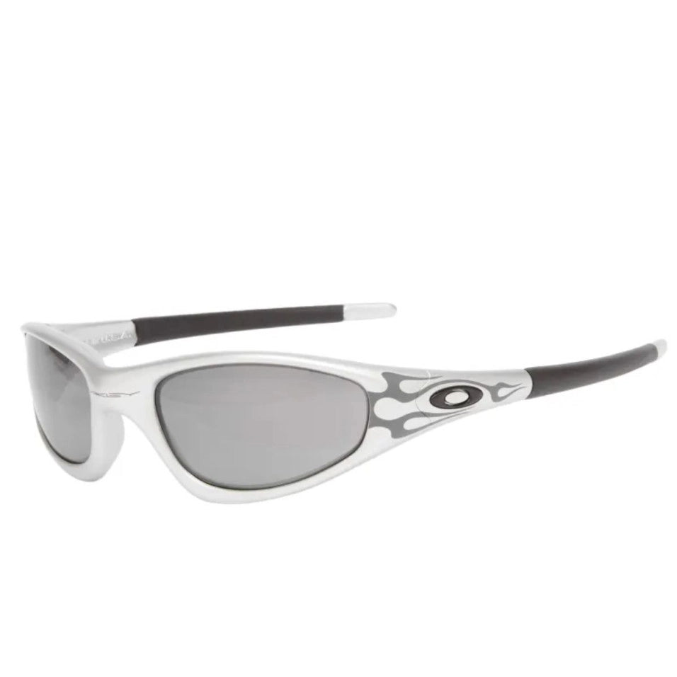 OAKLEY Muzm Straight Jacket 99 Eyewear - Silver/Prizm Black OAKLEY Muzm Straight Jacket 99 Eyewear - Silver/Prizm Black