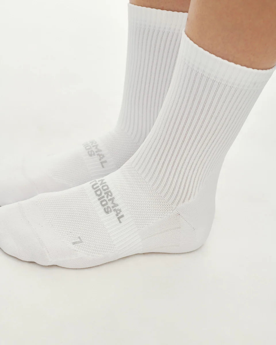 PAS NORMAL STUDIOS Balance Quarter Socks - White