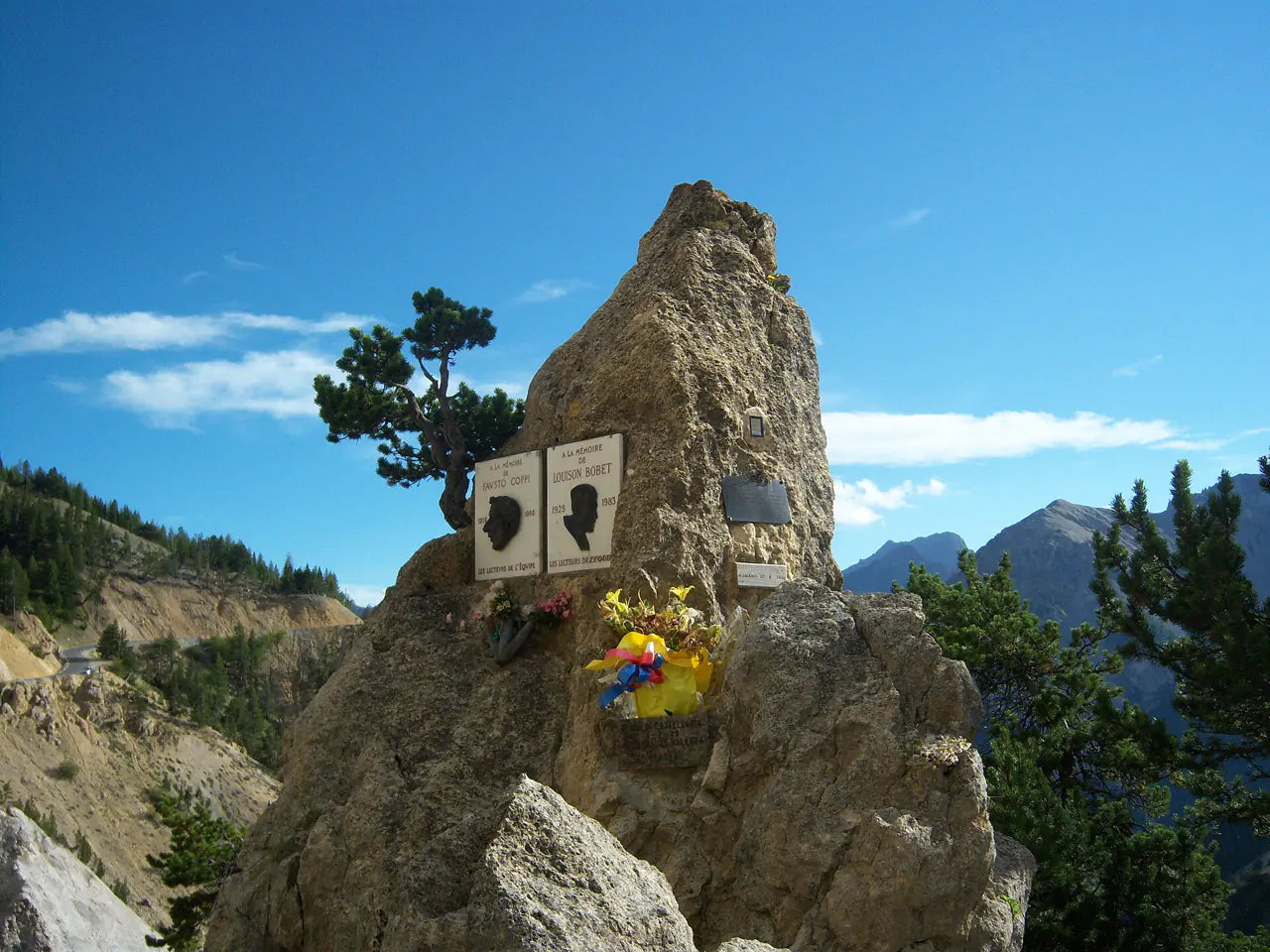 The memorial stone in the Casse Déserte on the Izoard
