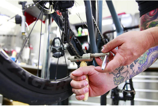 LEZYNE CLASSIC CHAIN DRIVE CHAIN TOOL - NICKEL