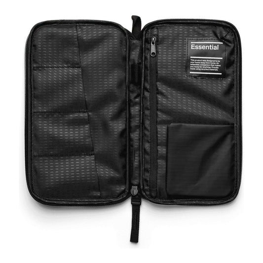 DB JOURNEY Essential Passport Cover - Black Out