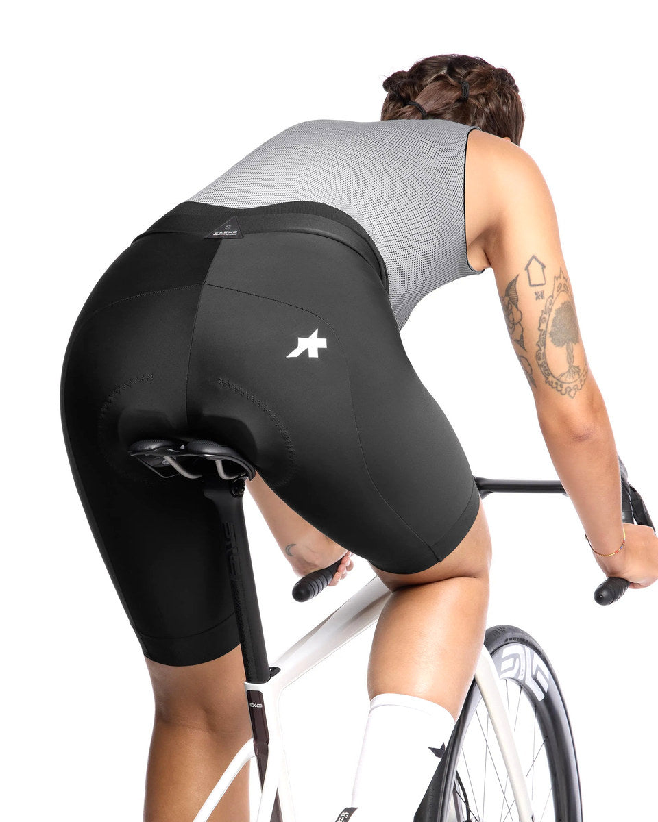 ASSOS UMA GT Women Half Shorts S11 Long - Black
