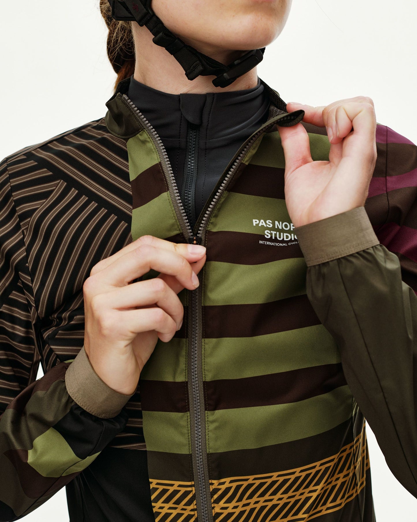 PAS NORMAL STUDIOS MECHANISM Stow Away Veste - AOP International Green
