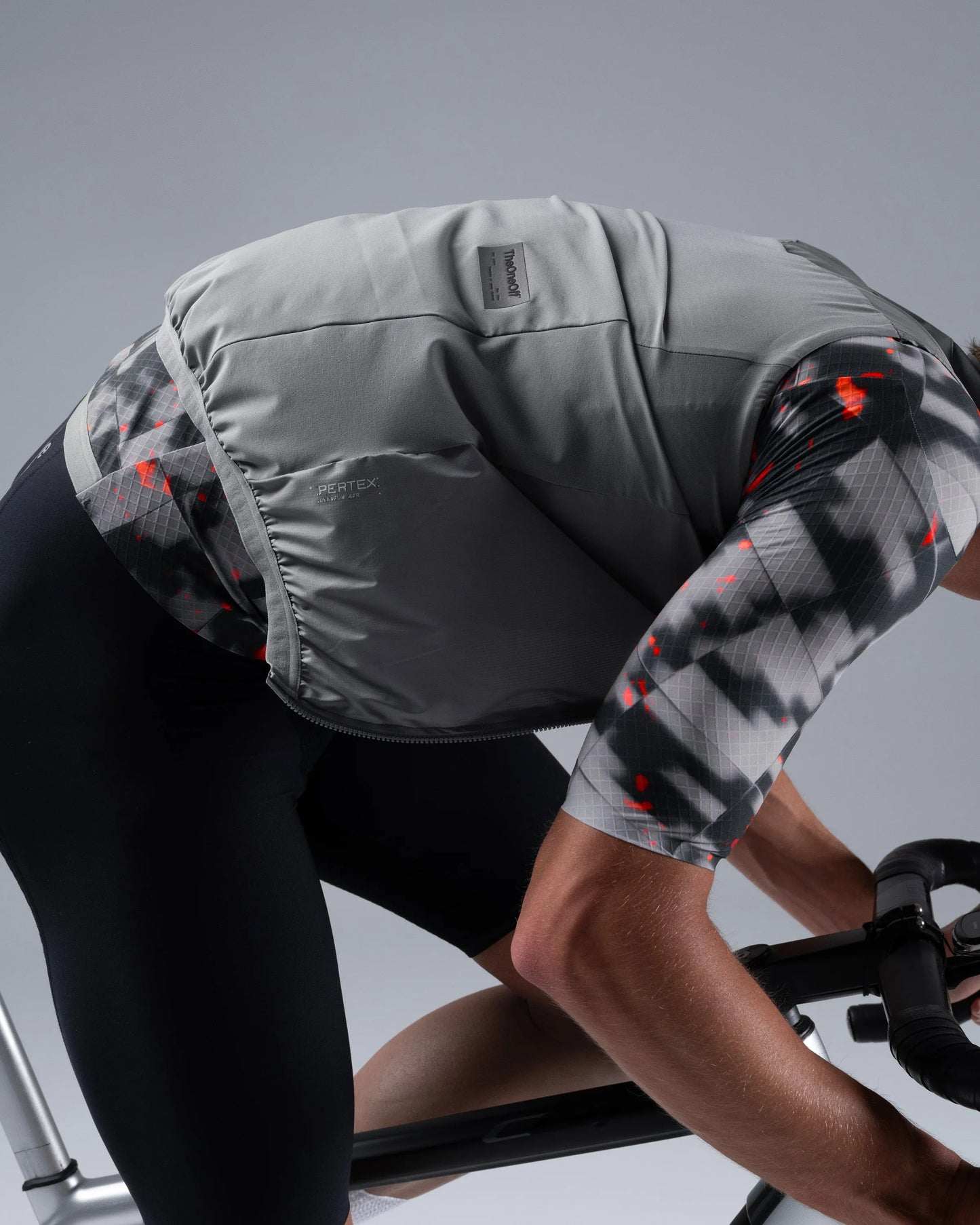 THE ONE OFF Helium Bodywarmer fiets - Future Gray