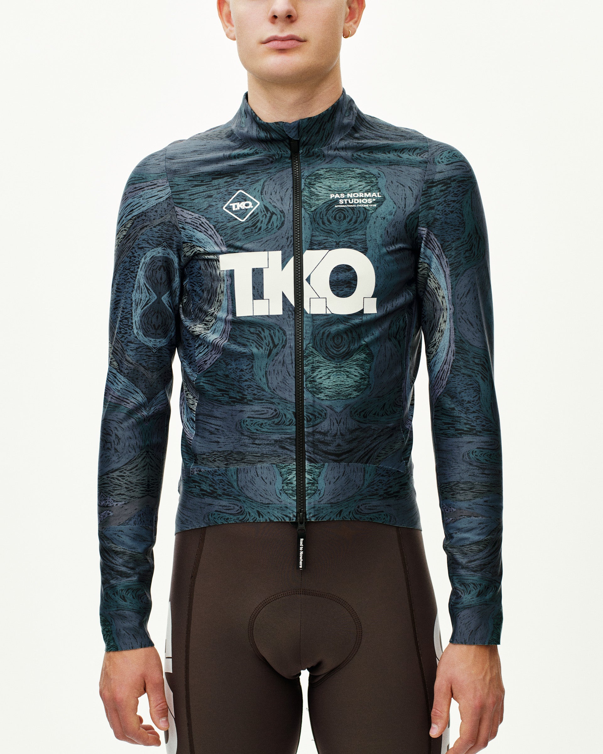 PAS NORMAL STUDIOS - TKO – Velodrom CC