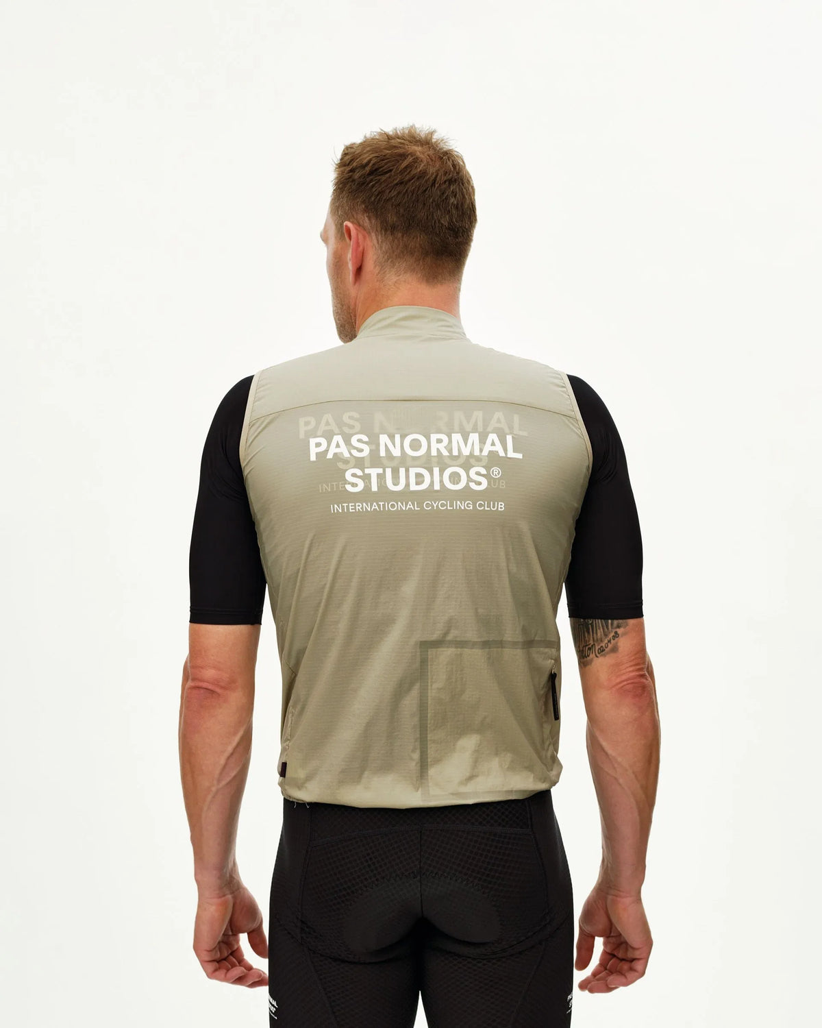 PAS NORMAL STUDIOS Essential Insulated Chaleco de ciclismo - Grey Sage