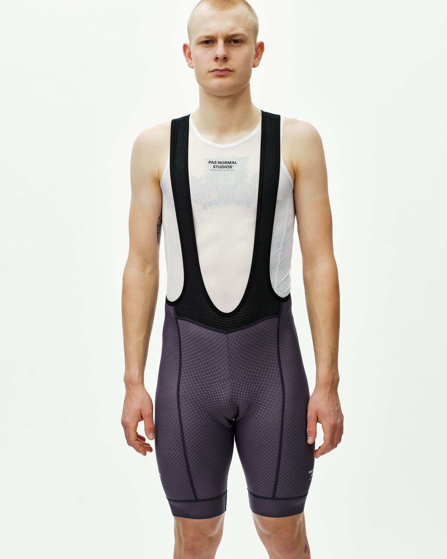 PAS NORMAL STUDIOS Herren's Essential Kurze Trägerhose - Iron Grey