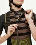PAS NORMAL STUDIOS MECHANISM STOW AWAY Chaleco de ciclismo - INTERNATIONAL EARTH