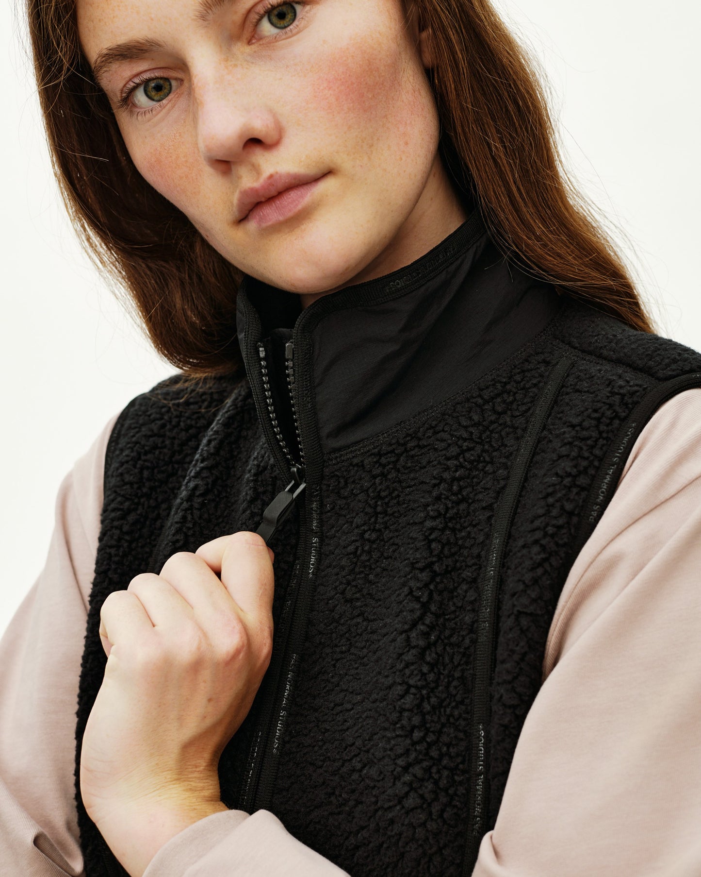 PAS NORMAL STUDIOS Dona Off Race Pile Fleece Chaleco de ciclisme - Negre