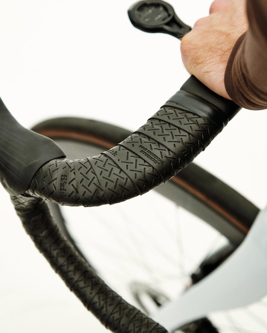 FIZIK x PAS NORMAL STUDIOS Nastro manubrio - Nero