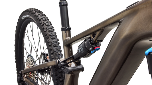 SPECIALIZED Turbo Levo R Comp MTB Ebike - Gloss Gunmetal / White Mountains