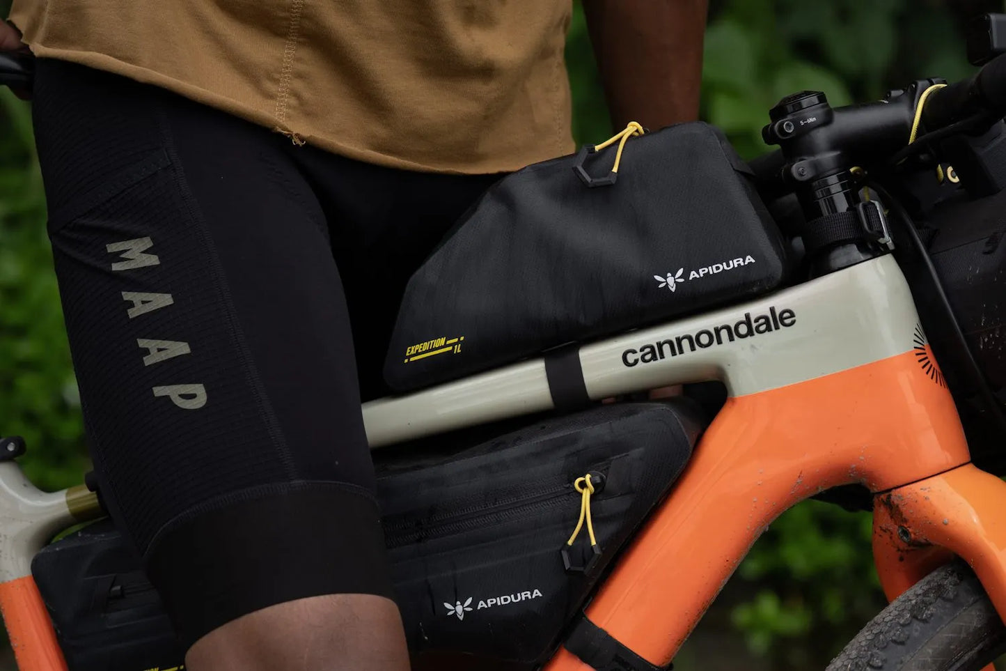 APIDURA Bolt On Top Tube Pack 1L - Black
