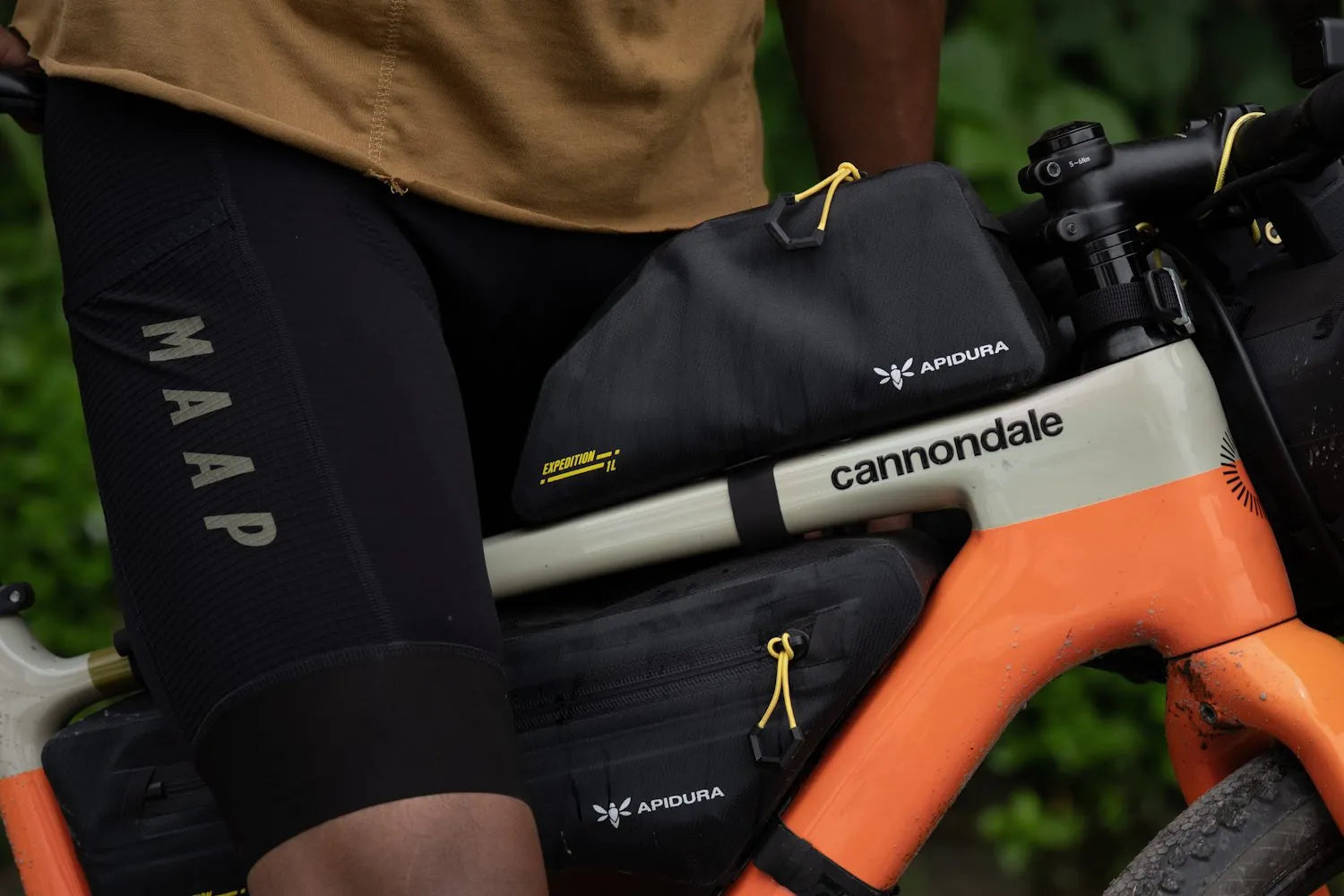 APIDURA Bolt On Top Tube Pack 1L - Black