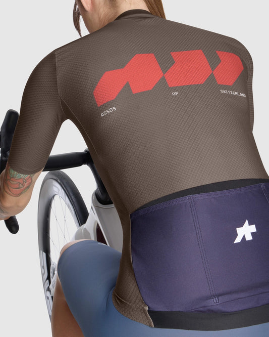 ASSOS Equipe R Dyora Jersey WeAreTheA - Moka Brown