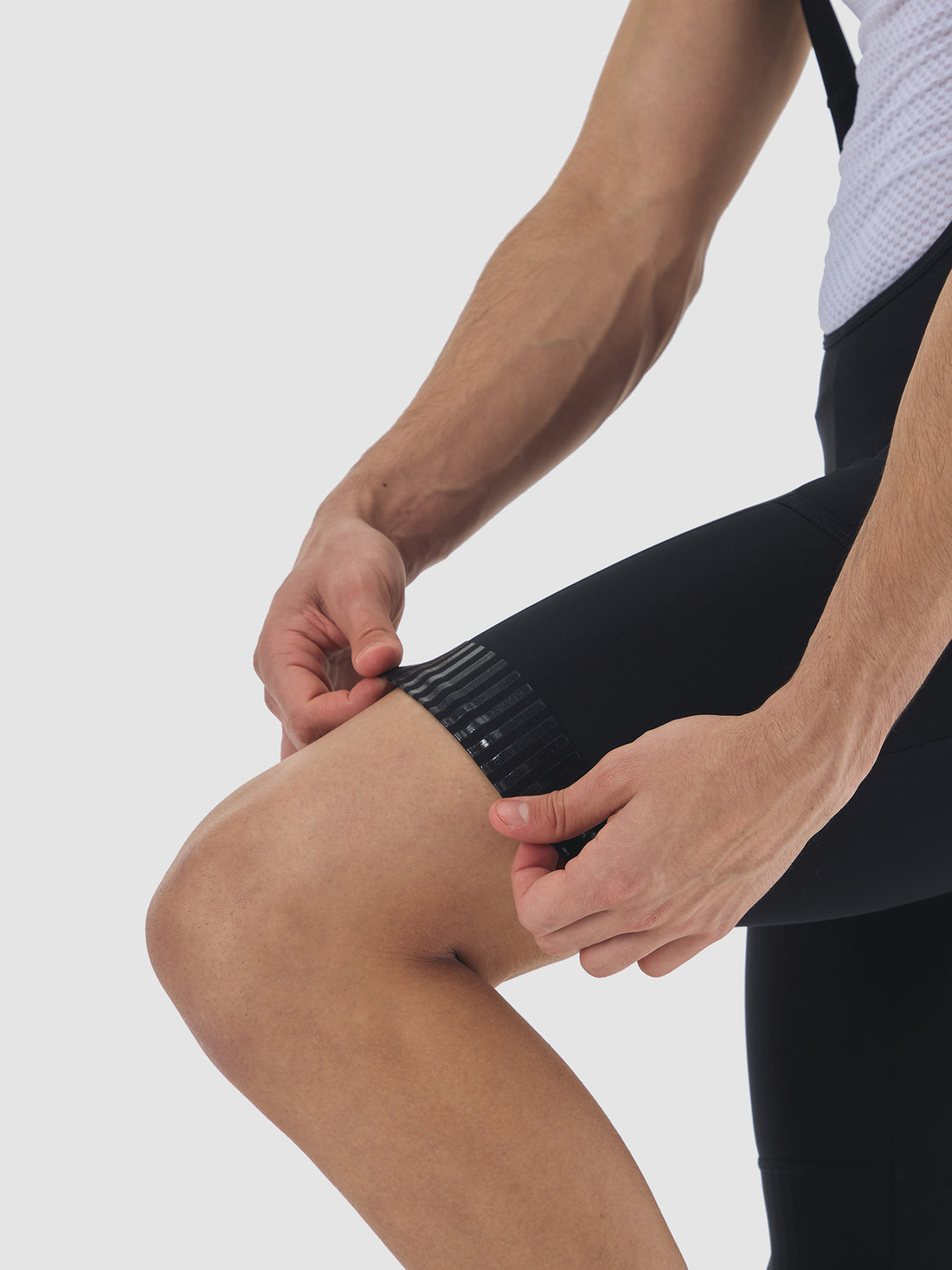 CAFE DU CYCLISTE Eva V2 Outlands Cargo Bib Shorts - Black