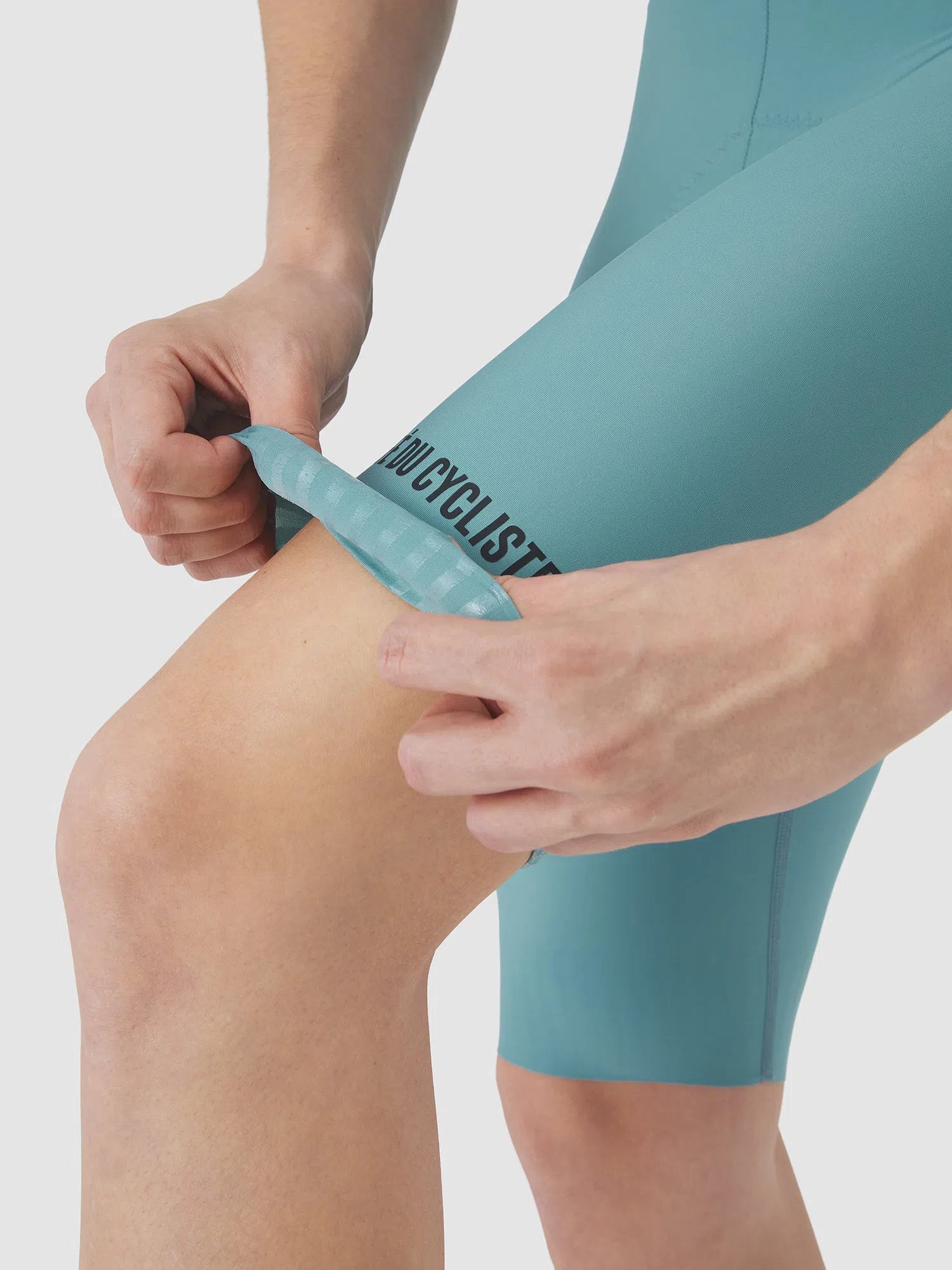 CAFE DU CYCLISTE Marinette V4 Classic Bib Shorts - Deep Water