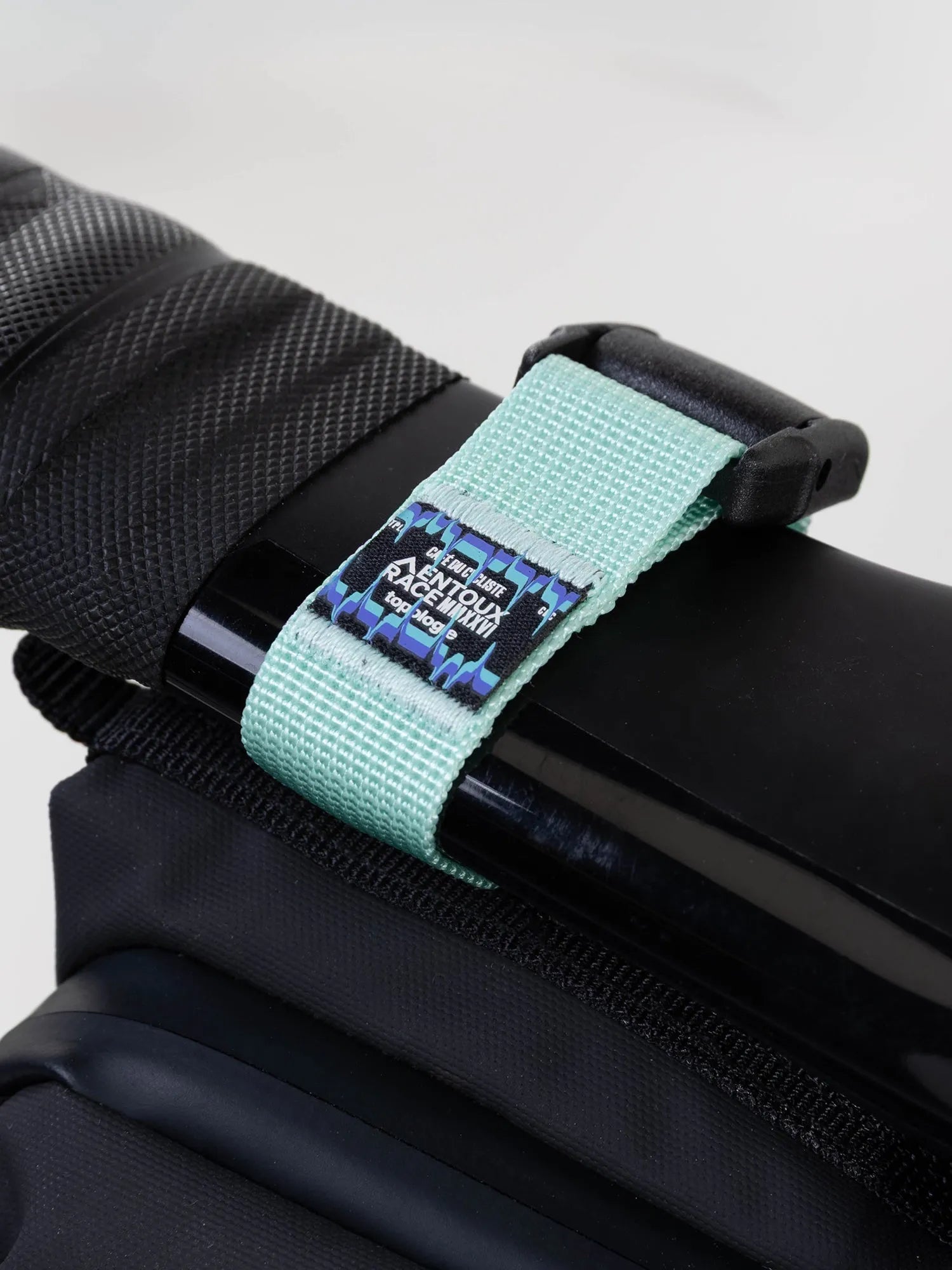 CAFÉ DU CYCLISTE Topologie Medium Bottle Sacoche - Black Mint