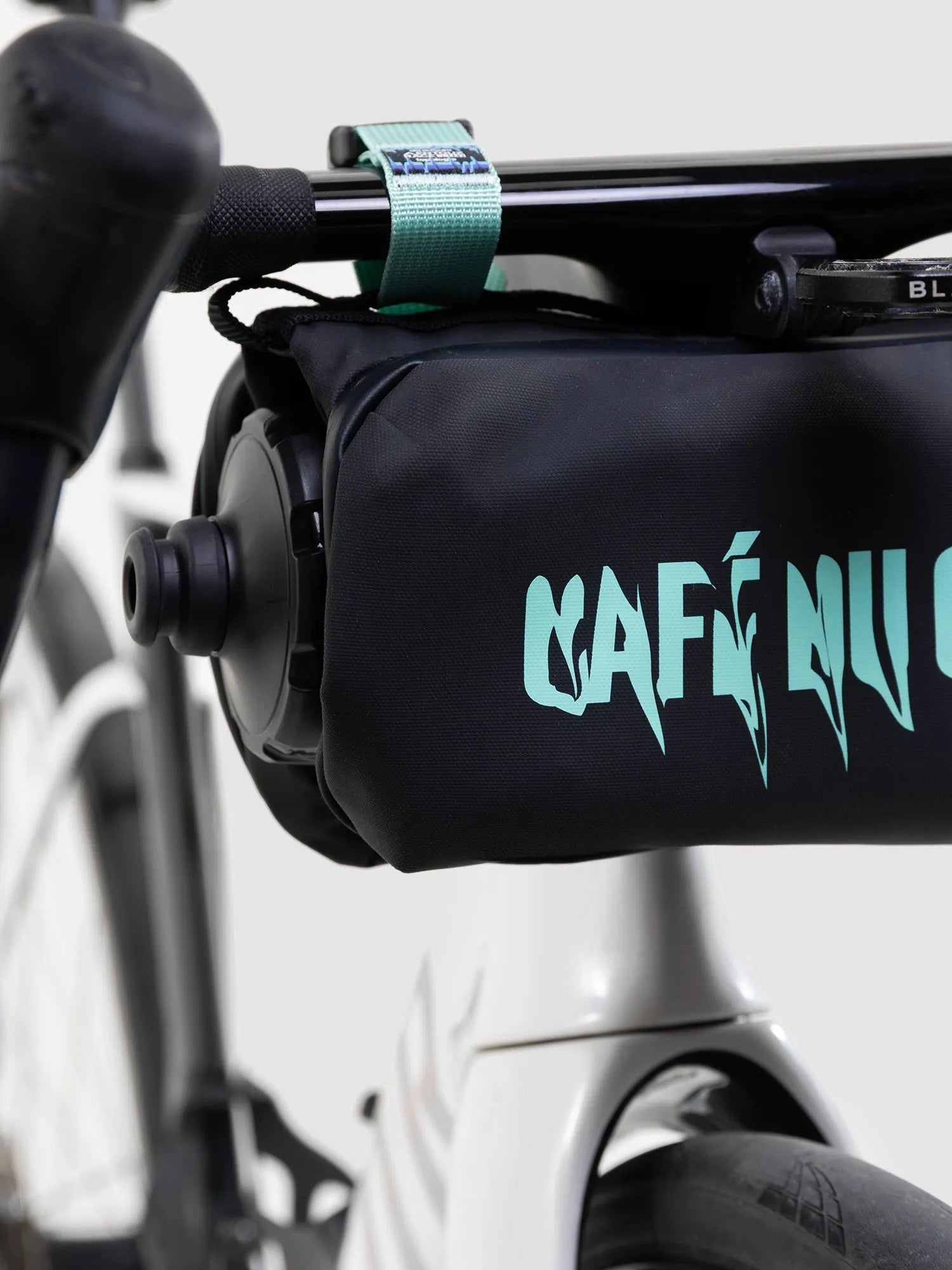CAFÉ DU CYCLISTE Topologie Medium Bottle Sacoche - Black Mint