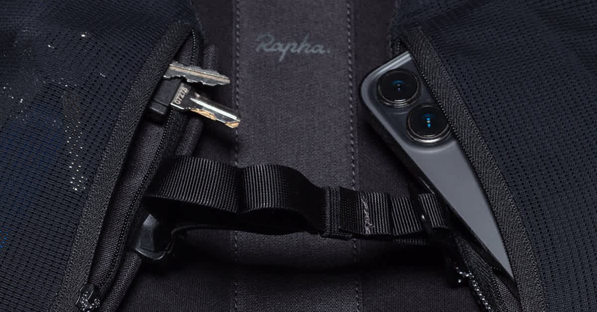RAPHA Domestique Backpack 16L - Black/Carbon Grey