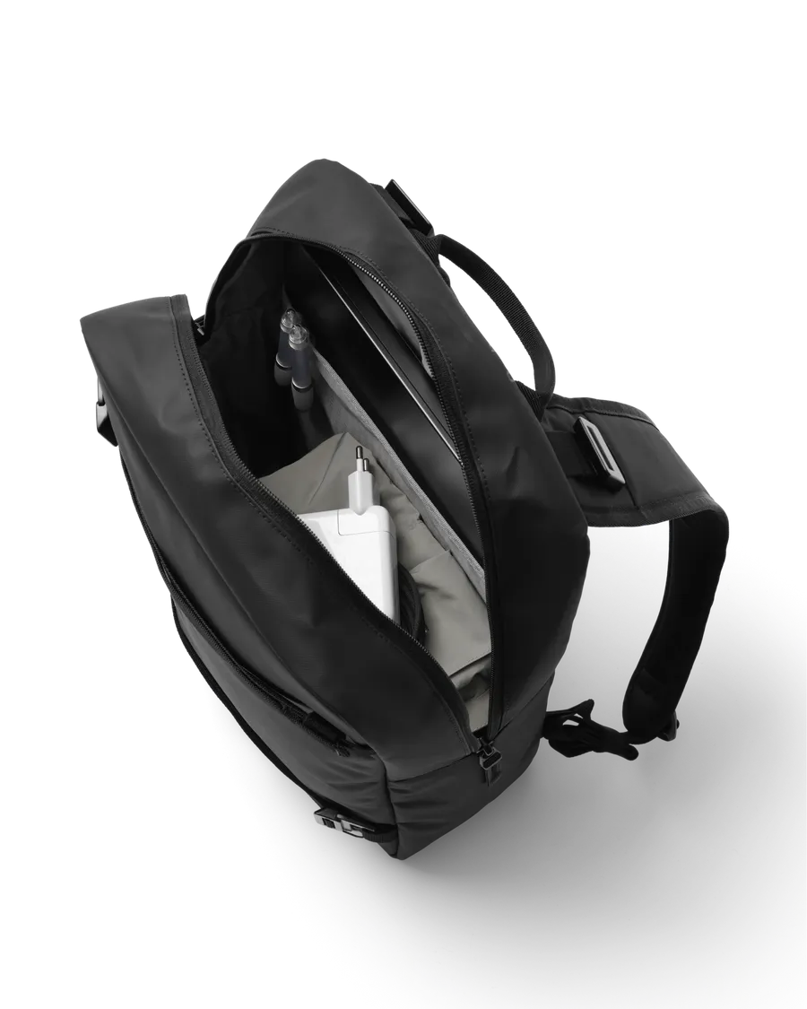 DB Journey Daypack 17L - Black Out