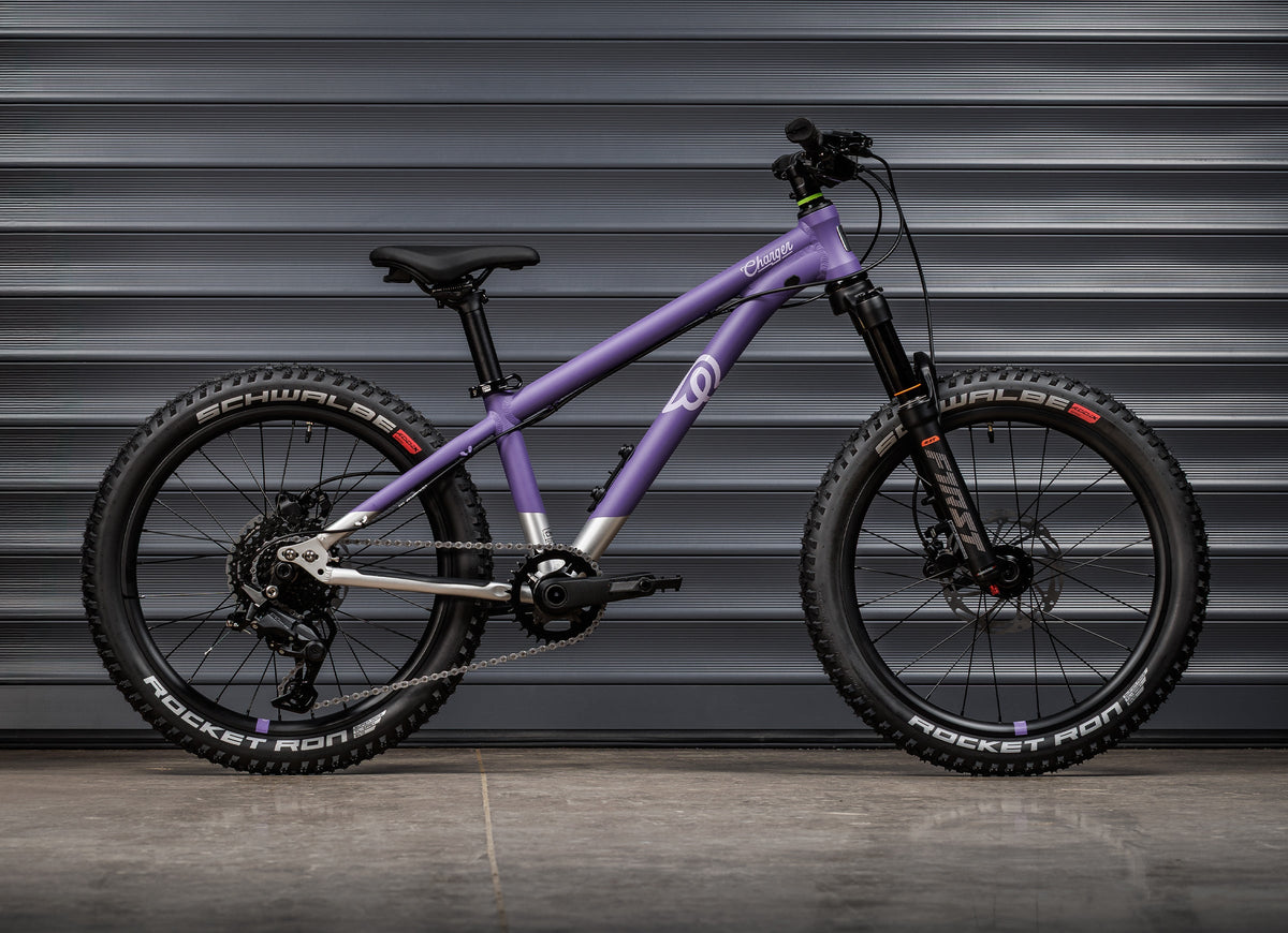 EARLY RIDER Charger 20 Kids Bike - Electric Purple/Brushed