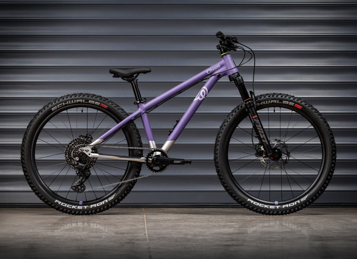 EARLY RIDER Charger 24 Kids Bike - Electric Purple/Brushed