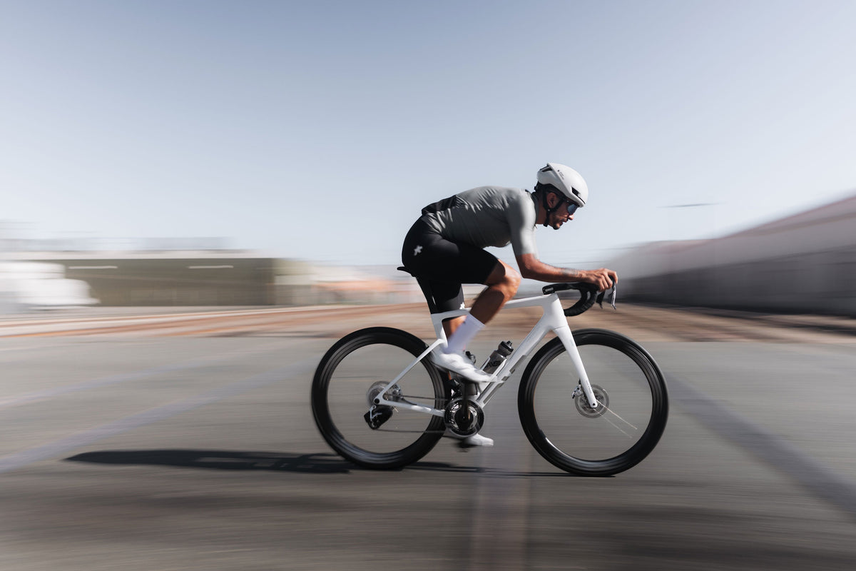 ENVE Melee V2 Premium Road Bike SRAM Red AXS Power Meter SES 4.5 Wheels - White Lightning