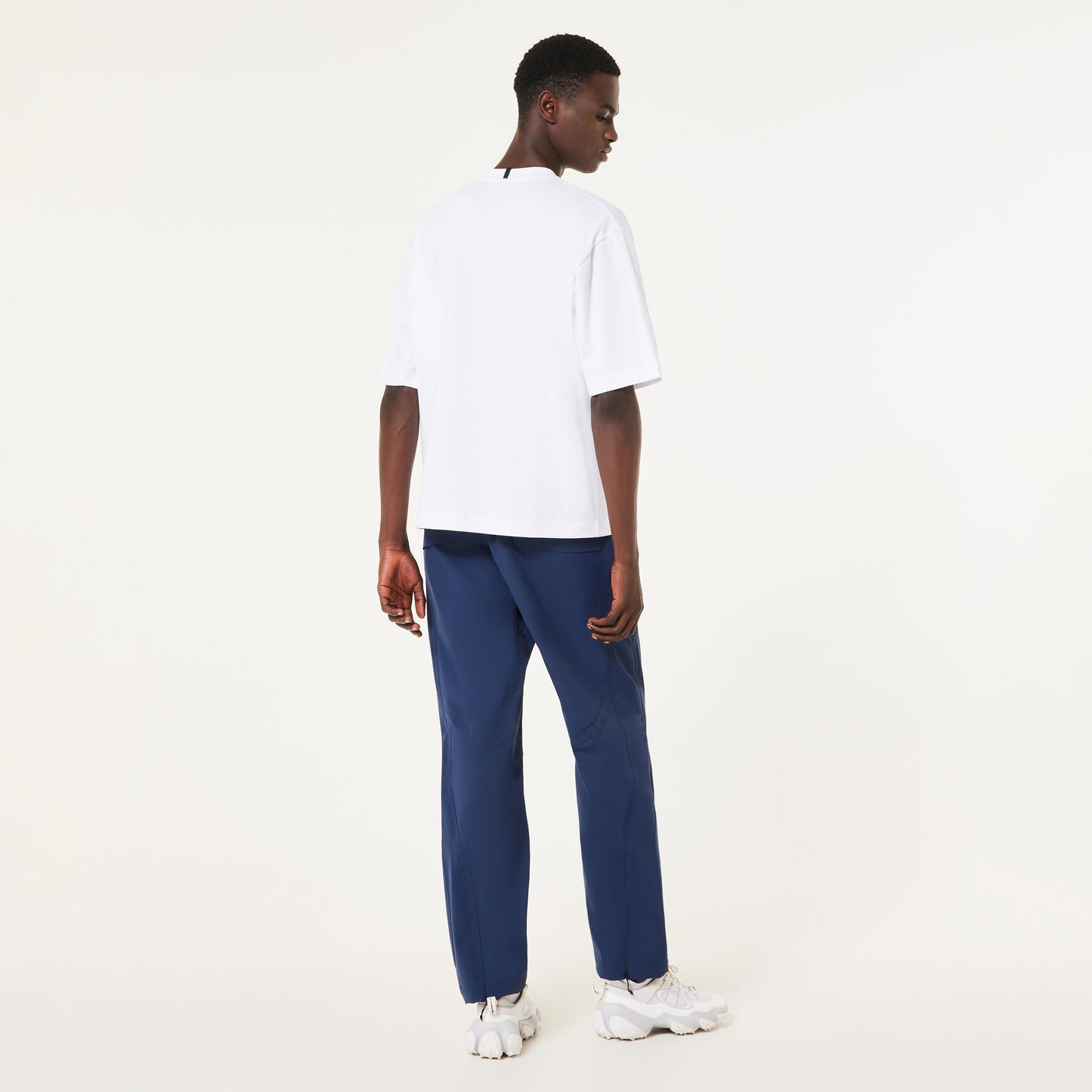 OAKEY Driven Tee - Weiß