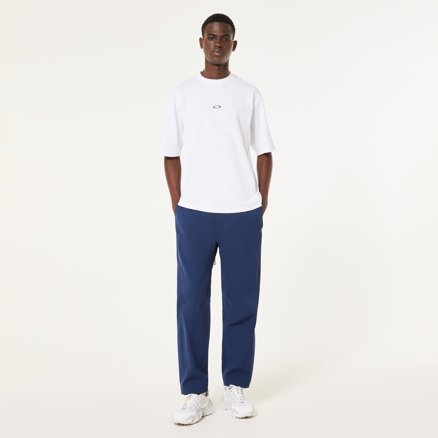 OAKEY Driven Tee - Weiß