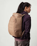DB JOURNEY Hugger Backpack 25L - Affogato Brown