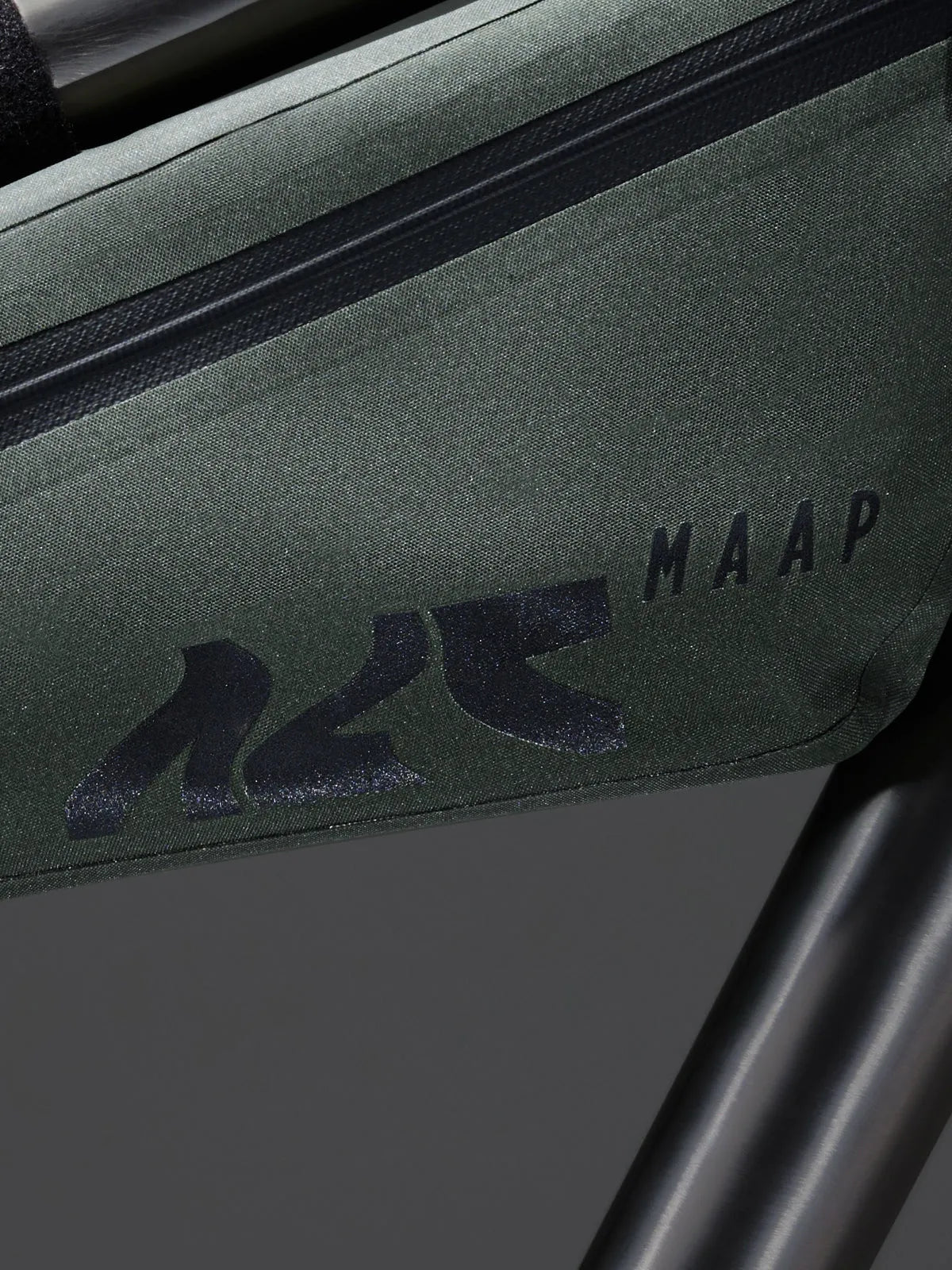 MAAP MAAP x Apidura Frame Pack 4 L - Loam