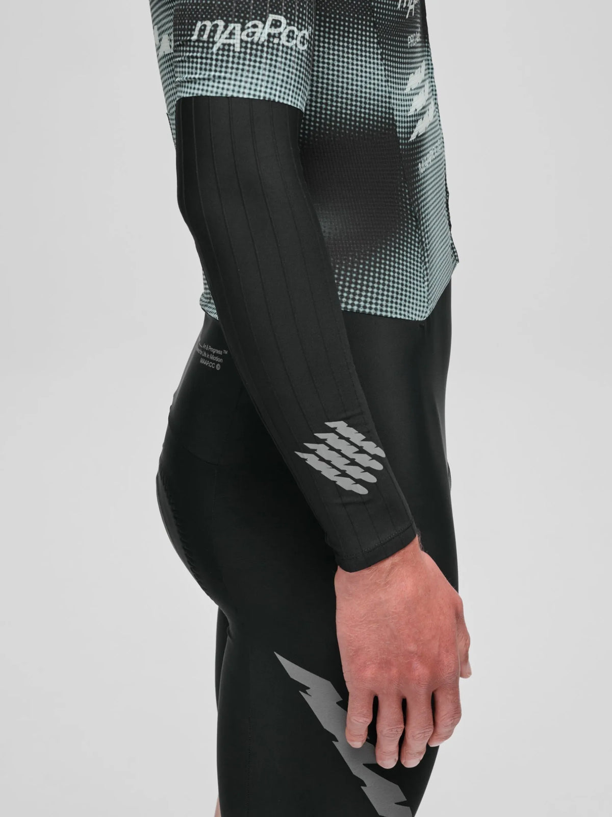 MAAP PRO AERO ARM WARMERS - BLACK