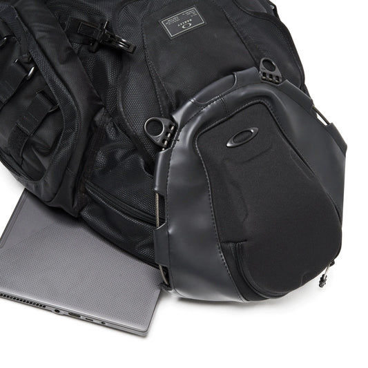 OAKLEY Kitchen Sink Backpack 34L - Stealth Black
