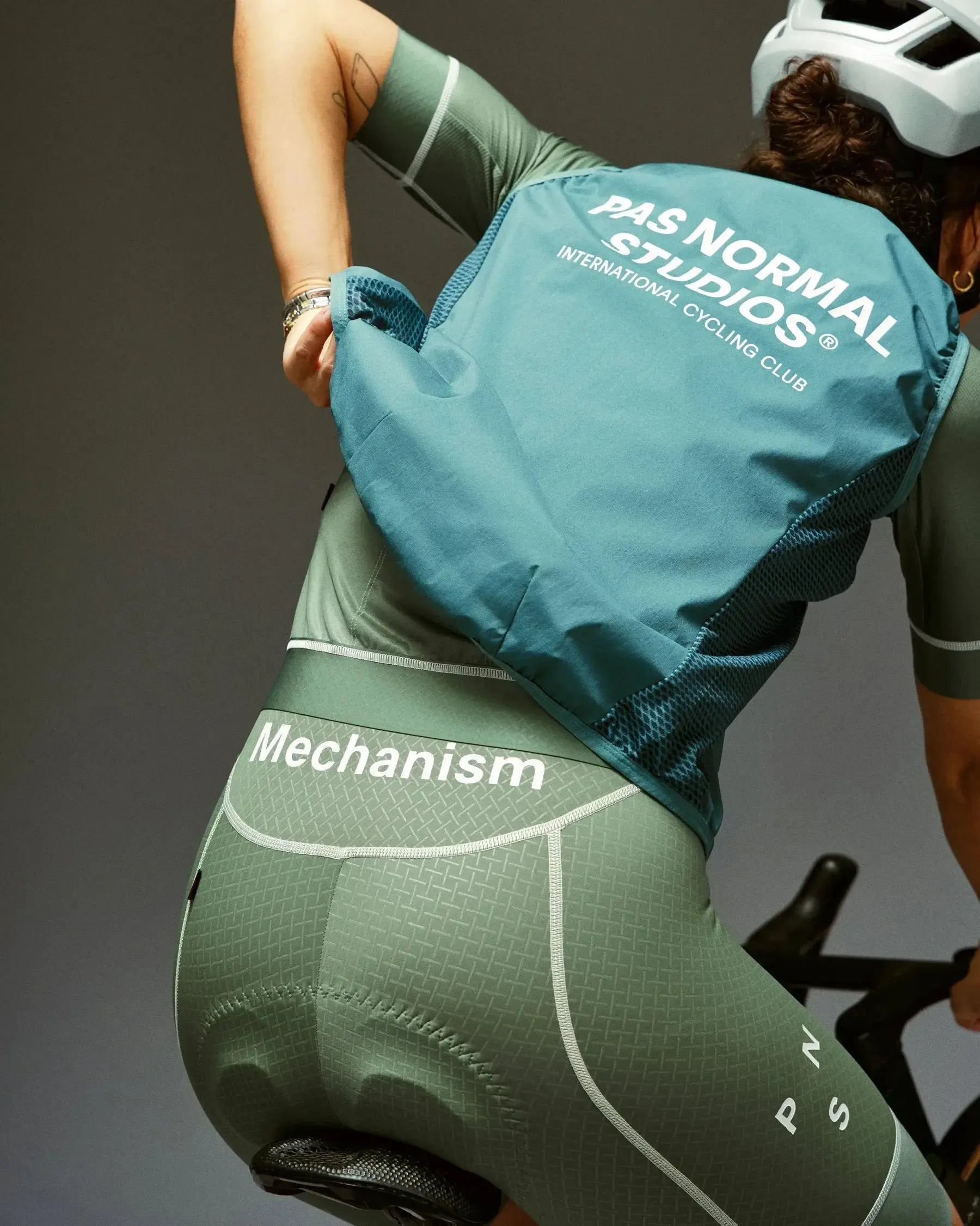 PAS NORMAL STUDIOS Mechanism Women Stow Away Gilet - Grey Teal