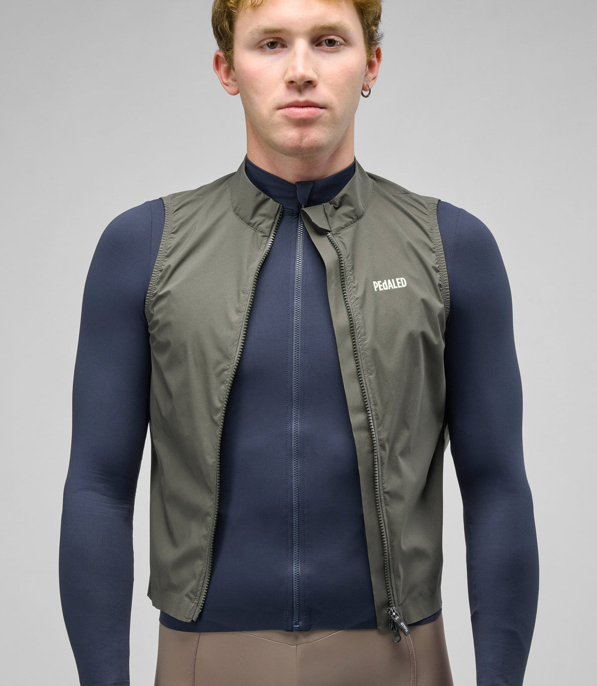PEDALED ELEMENT WATERPROOF VEST - CHARCOAL GRAY