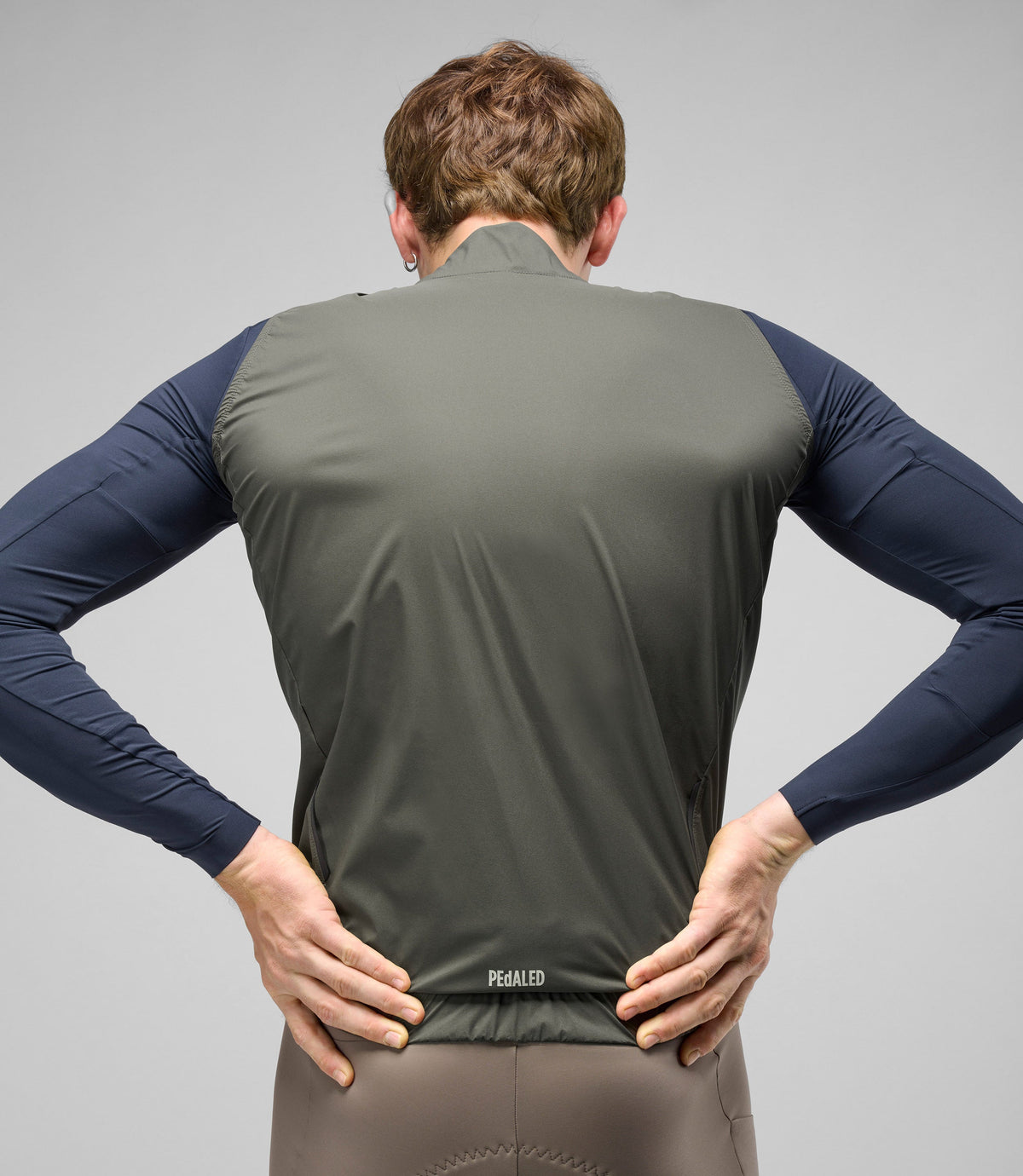 PEDALED ELEMENT WATERPROOF VEST - CHARCOAL GRAY