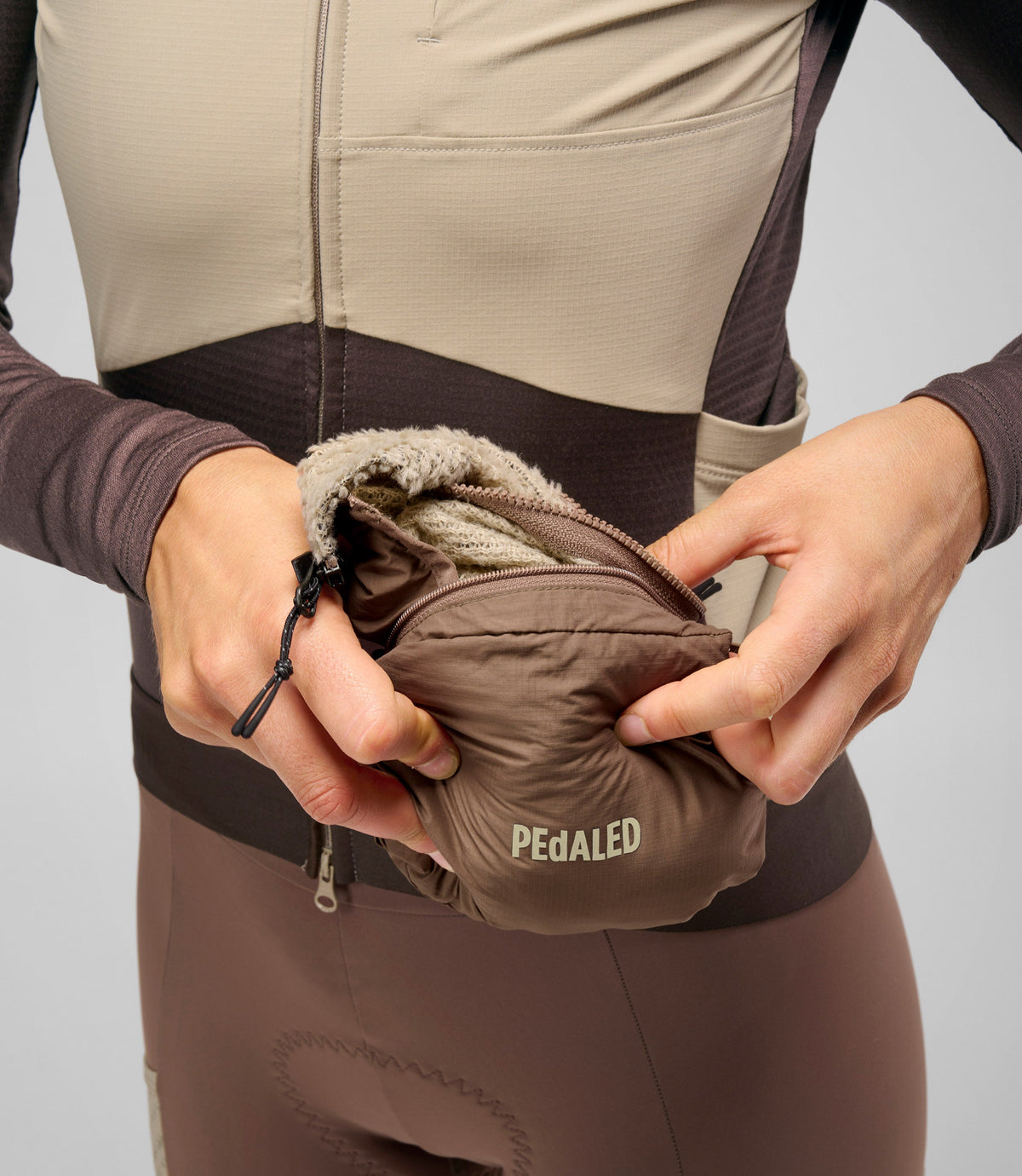PEDALED ODYSSEY THERMAL LIGHT ALPHA VEST - BEIGE