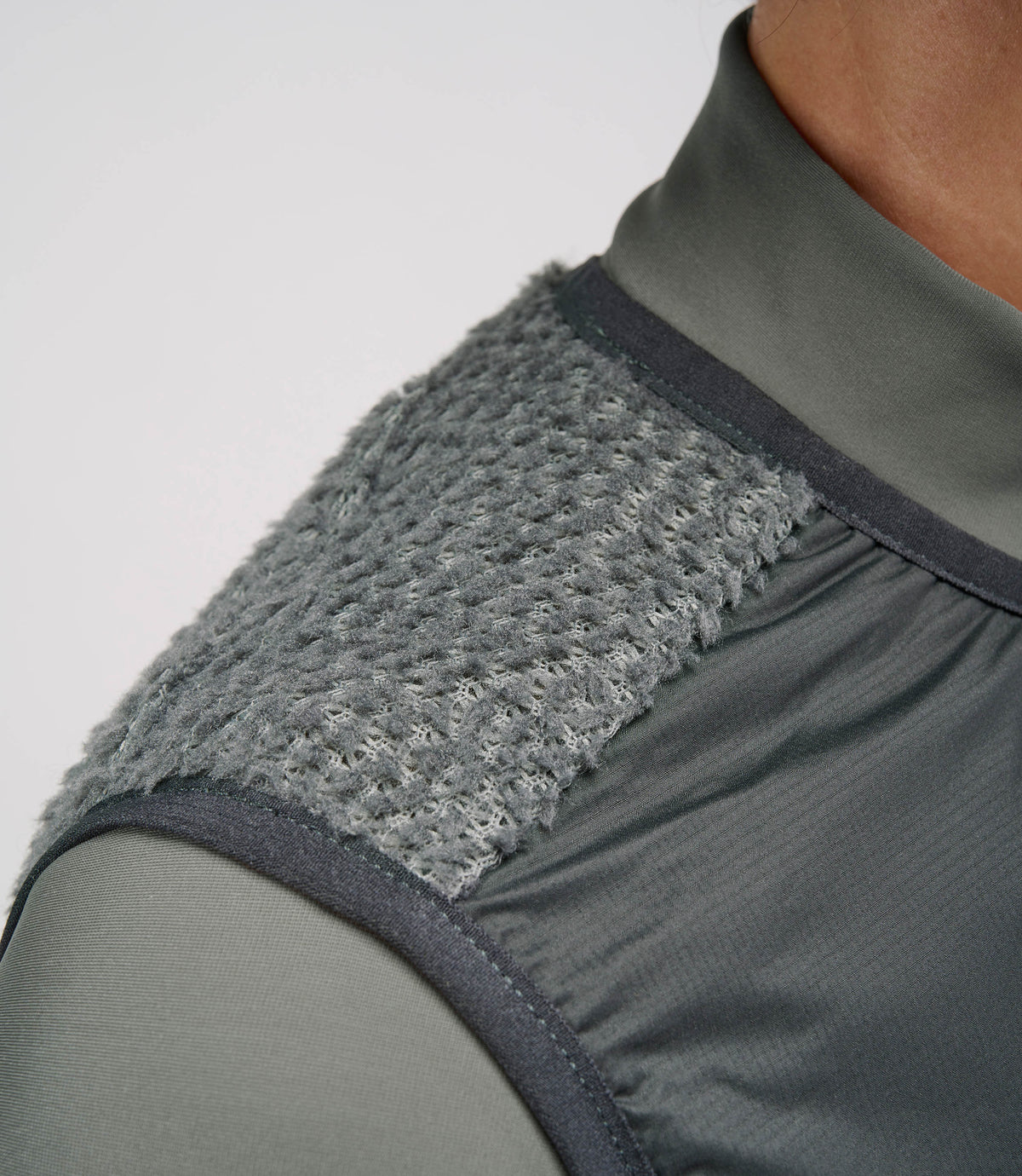 PEDALED ODYSSEY THERMAL LIGHT ALPHA VEST - FOREST GREEN
