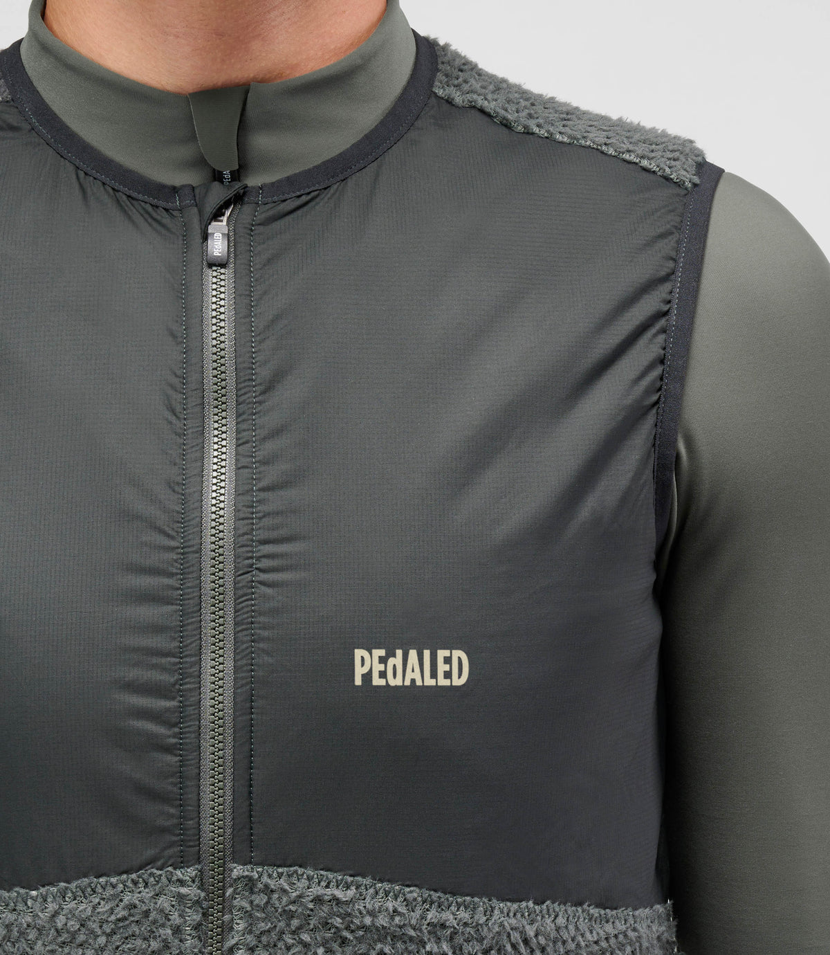 PEDALED ODYSSEY THERMAL LIGHT ALPHA VEST - FOREST GREEN