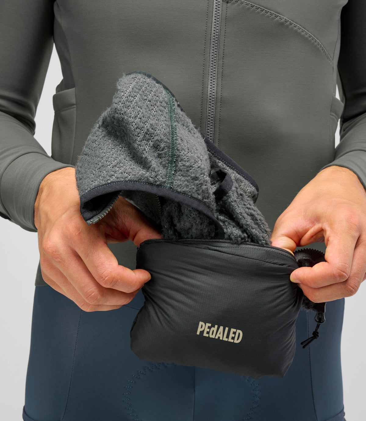 PEDALED ODYSSEY THERMAL LIGHT ALPHA VEST - FOREST GREEN