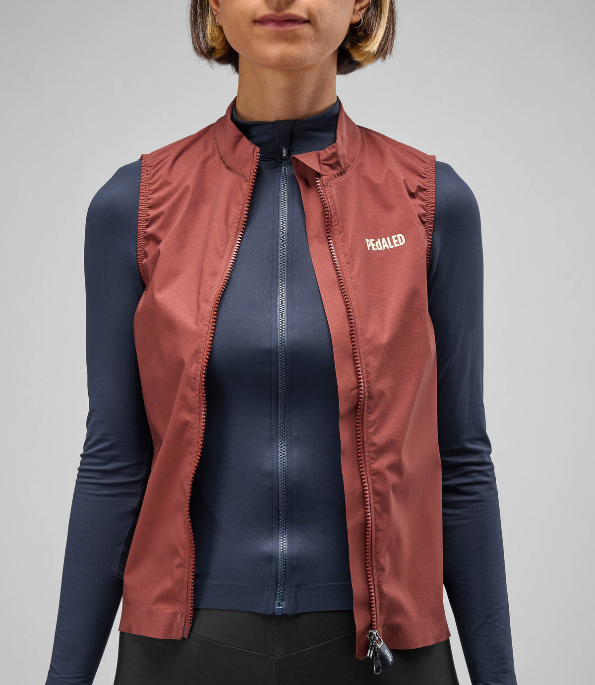 PEDALED WOMEN ELEMENT WATERPROOF VEST - BORDEAUX