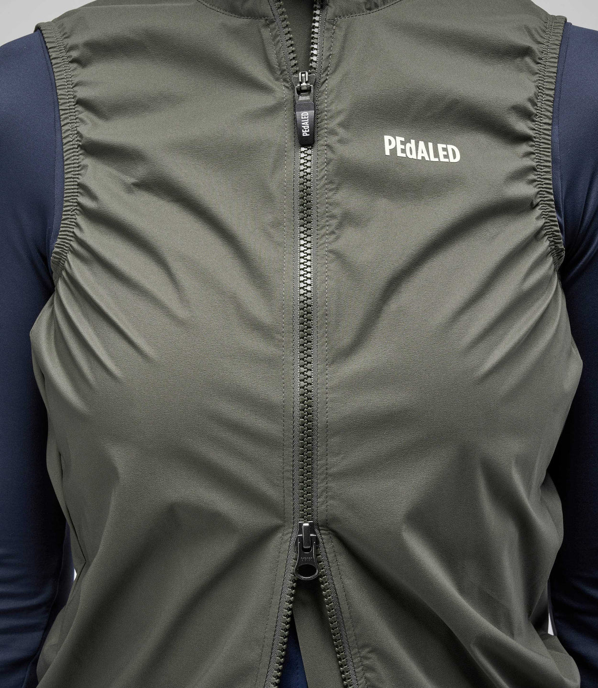 PEDALED WOMEN ELEMENT WATERPROOF VEST - CHARCOAL GRAY