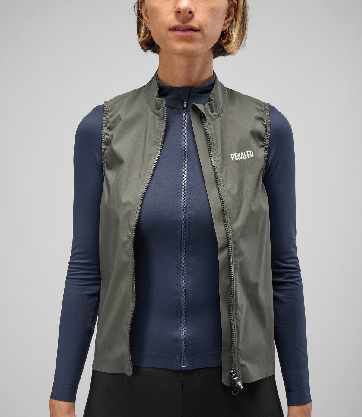 PEDALED WOMEN ELEMENT WATERPROOF VEST - CHARCOAL GRAY