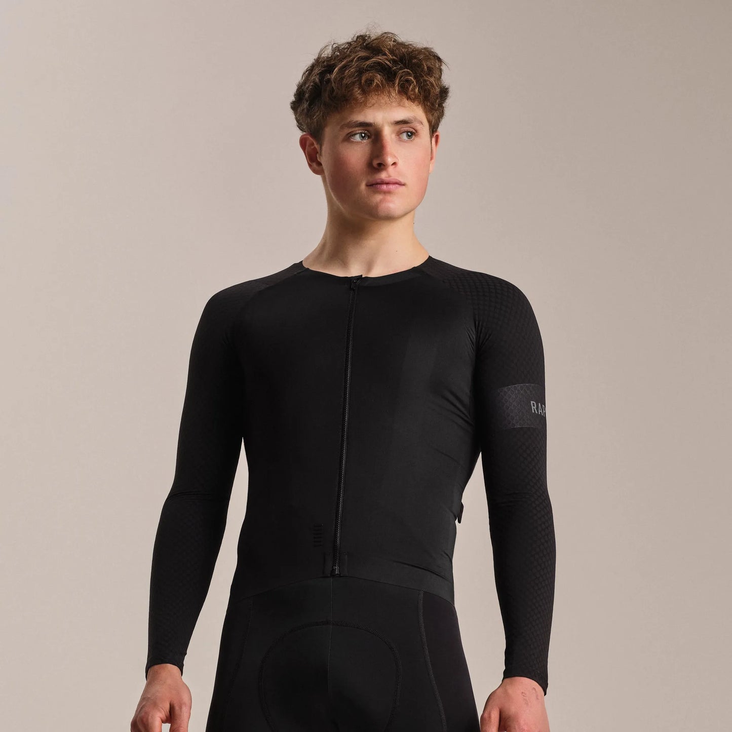 RAPHA Men's Pro Team Long Sleeve Aero Jersey - Black/Black - Próxima Reposición de Existencias